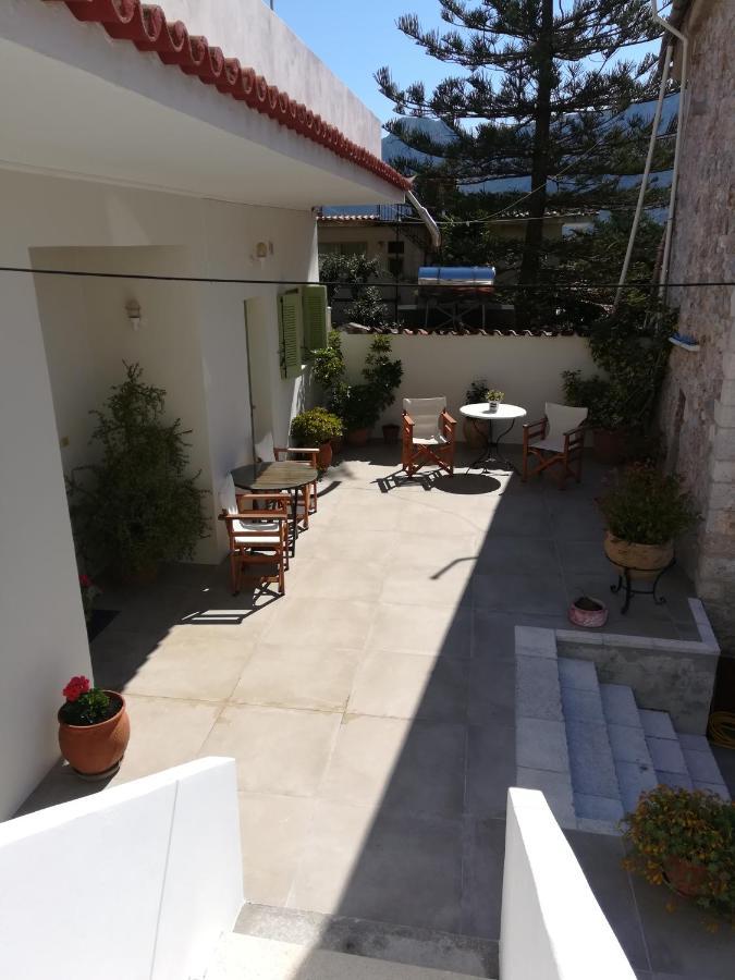 Danesi House Apartamento Leonídion Exterior foto